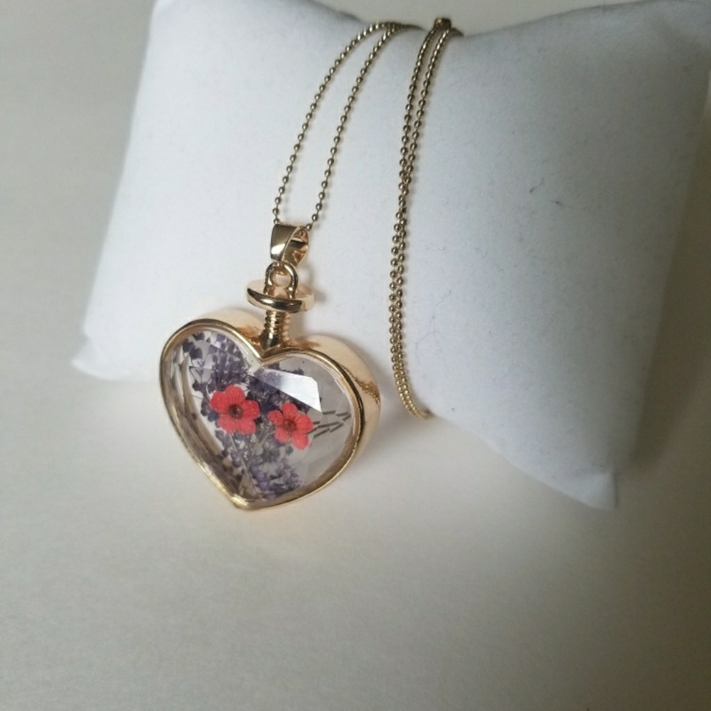 REAL FLOWER HEART SHAPED GLASS  PENDANT NECKLACE